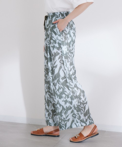 KATHARINE ROSS（キャサリンロス）の「【KATHARINE ROSS】WEB限定 リーフプリントパンツ（スラックス・レディース・カーキ/チャコールグレー・MEDIUM）」の20枚目の写真