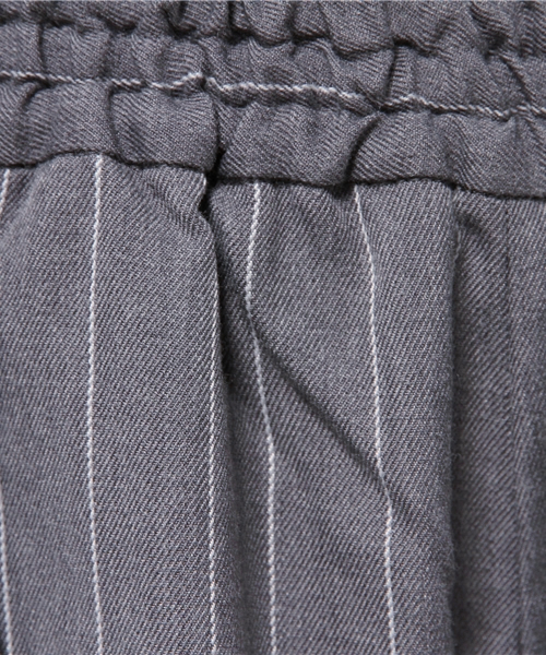 Green Parks(グリーンパークス)の「Nミモレ丈ストライプガウチョパンツ(その他パンツ・レディース・ネイビー/オフホワイト/グレー・FREE)」の11枚目の写真