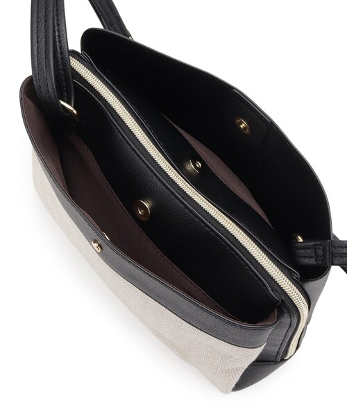 SHOO・LA・RUE(シューラルー)の「◆素材コンビ3層ショルダーバッグ(ショルダーバッグ・レディース・オフホワイト/ブラック/ブラック系3・00)」の19枚目の写真