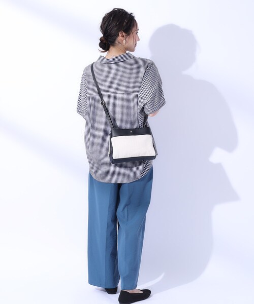 SHOO・LA・RUE(シューラルー)の「◆素材コンビ3層ショルダーバッグ(ショルダーバッグ・レディース・オフホワイト/ブラック/ブラック系3・00)」の12枚目の写真