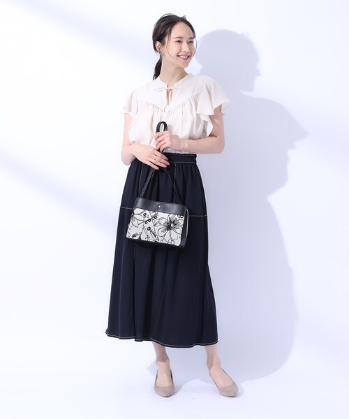 SHOO・LA・RUE(シューラルー)の「◆素材コンビ3層ショルダーバッグ(ショルダーバッグ・レディース・オフホワイト/ブラック/ブラック系3・00)」の14枚目の写真