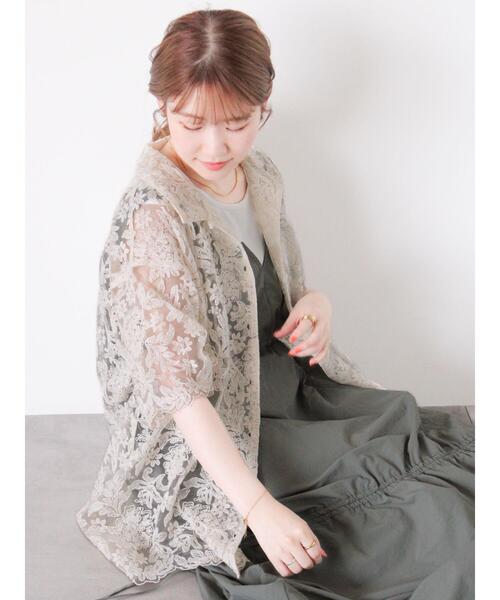 ehka sopo(エヘカソポ)の「レースオーバーサイズシャツ(シャツ/ブラウス・レディース・オフホワイト/ブラック/キナリ・F)」の4枚目の写真