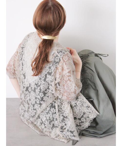 ehka sopo(エヘカソポ)の「レースオーバーサイズシャツ(シャツ/ブラウス・レディース・オフホワイト/ブラック/キナリ・F)」の6枚目の写真