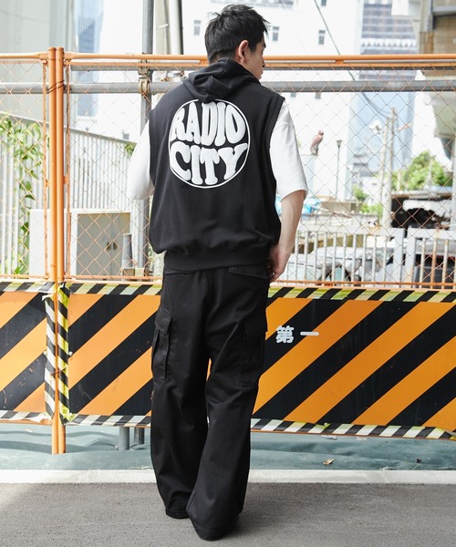 WEGO(ウィゴー)の「WEGO/ノースリジップパーカー(パーカー・メンズ・ブラウン/ブラック・MEDIUM/LARGE)」の4枚目の写真