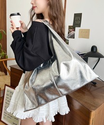 LOULOU select（ルルセレクト）の「ワンハンドルトライアングルメタリックレザートートバッグ（トートバッグ）」