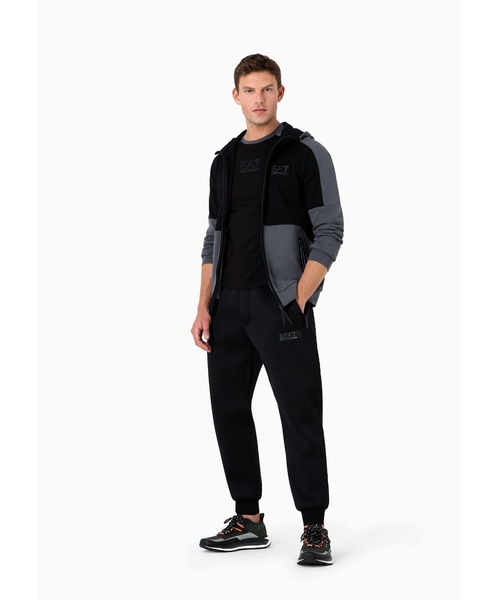EMPORIO ARMANI EA7（エンポリオアルマーニイーエーセブン）の