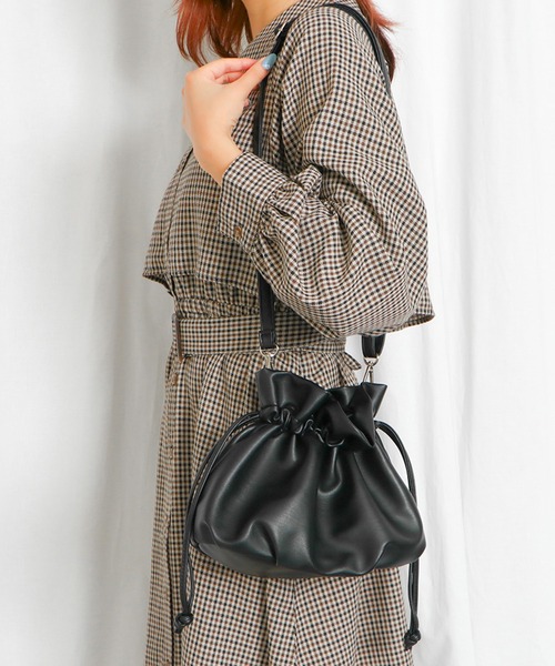 GORGE(ゴージ)の「ミニ巾着ショルダーBAG(ショルダーバッグ・レディース・ブラック/モカ・F)」の3枚目の写真