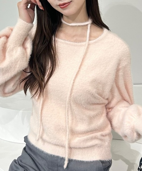 clear（クリア）の「チョーカー付きフェザーニットトップス[骨格ナチュラル 大人 韓国ファッション]≪再入荷≫（ニット/セーター・レディース・アイボリー/ピンク/ライトグレー/サックスブルー・F）」の4枚目の写真