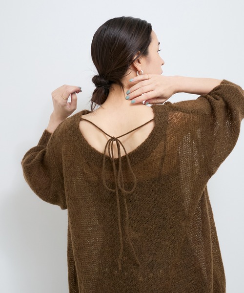 LE CERCLE par rope'（ルセルクルパーロペ）の「バックリボン2WAYモヘヤニット（ニット/セーター・レディース・ダークブラウン/グレー/ブルー系その他6・FREE）」の2枚目の写真