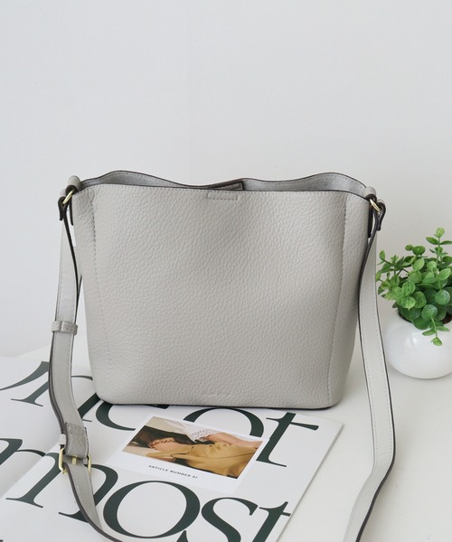 Legato Largo（レガートラルゴ）の「Legato Largo　レトロシボPUショルダーバッグ（ショルダーバッグ・レディース・ブラック/ライトベージュ/ライトブラウン/ミント/ライトグレー・FREE）」の2枚目の写真