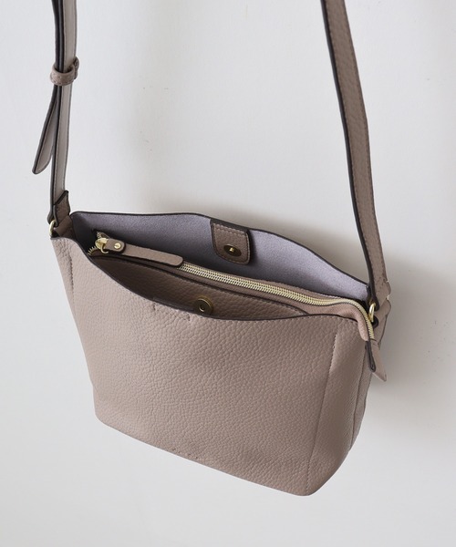 Legato Largo（レガートラルゴ）の「Legato Largo　レトロシボPUショルダーバッグ（ショルダーバッグ・レディース・ブラック/ライトベージュ/ライトブラウン/ミント/ライトグレー・FREE）」の15枚目の写真