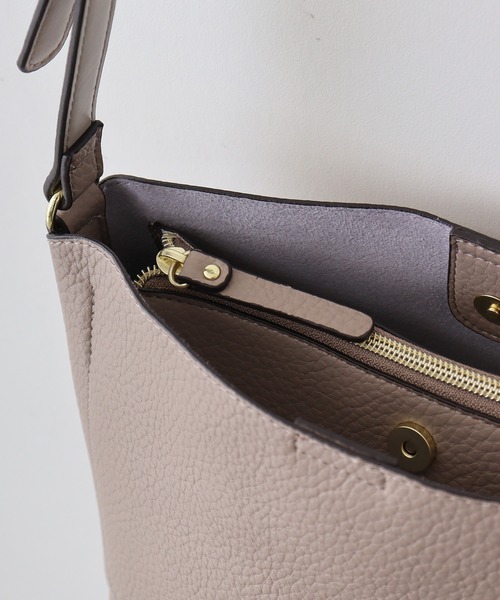 Legato Largo（レガートラルゴ）の「Legato Largo　レトロシボPUショルダーバッグ（ショルダーバッグ・レディース・ブラック/ライトベージュ/ライトブラウン/ミント/ライトグレー・FREE）」の16枚目の写真