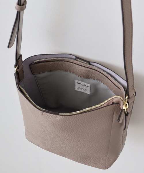 Legato Largo（レガートラルゴ）の「Legato Largo　レトロシボPUショルダーバッグ（ショルダーバッグ・レディース・ブラック/ライトベージュ/ライトブラウン/ミント/ライトグレー・FREE）」の17枚目の写真