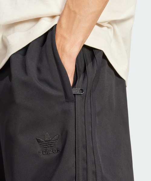 adidas（アディダス）の「パラシュート パンツ / アディダスオリジナル