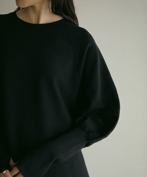 MANOF(マノフ)の「PUFF SLEEVE CUT TOPS(スウェット・レディース・モスグリーン/アイボリー/ブラック・FREE)」の18枚目の写真
