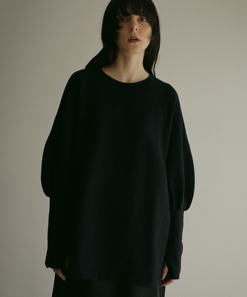 MANOF(マノフ)の「PUFF SLEEVE CUT TOPS(スウェット・レディース・モスグリーン/アイボリー/ブラック・FREE)」の11枚目の写真
