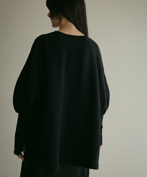 MANOF(マノフ)の「PUFF SLEEVE CUT TOPS(スウェット・レディース・モスグリーン/アイボリー/ブラック・FREE)」の14枚目の写真
