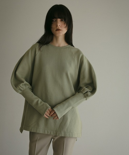 MANOF(マノフ)の「PUFF SLEEVE CUT TOPS(スウェット・レディース・モスグリーン/アイボリー/ブラック・FREE)」の21枚目の写真