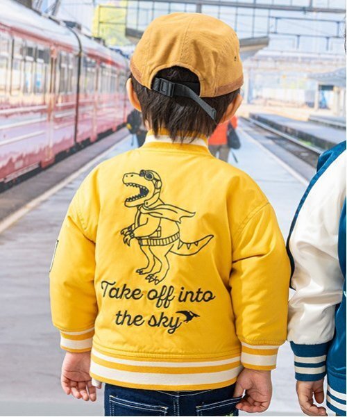 kladskap（クレードスコープ）の「恐竜スタジャン（ブルゾン・キッズ・マスタード/ネイビー・90cm/100cm/110cm/120cm/130cm）」の3枚目の写真