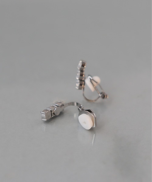 ieLS(イエルズ)の「金属アレルギー対応「ieLS」ステンレス CZラインイヤリング(イヤリング・レディース・シルバー/ゴールド・ONE SIZE)」の5枚目の写真