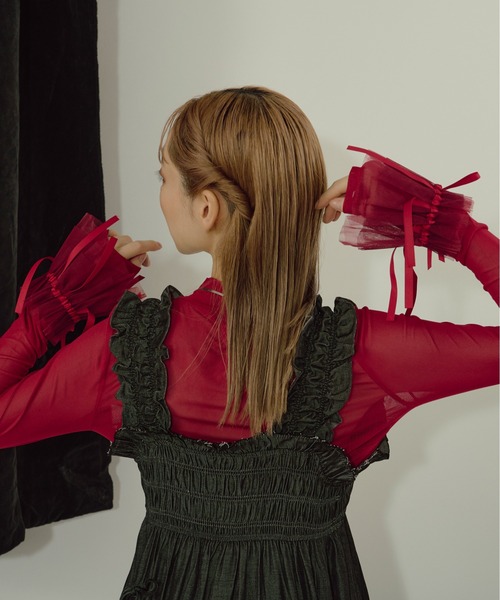 Ezick(エジック)の「Multi-use チュールカフスシアートップス(Tシャツ/カットソー・レディース・ベージュ/レッド/ブラック・FREE)」の3枚目の写真