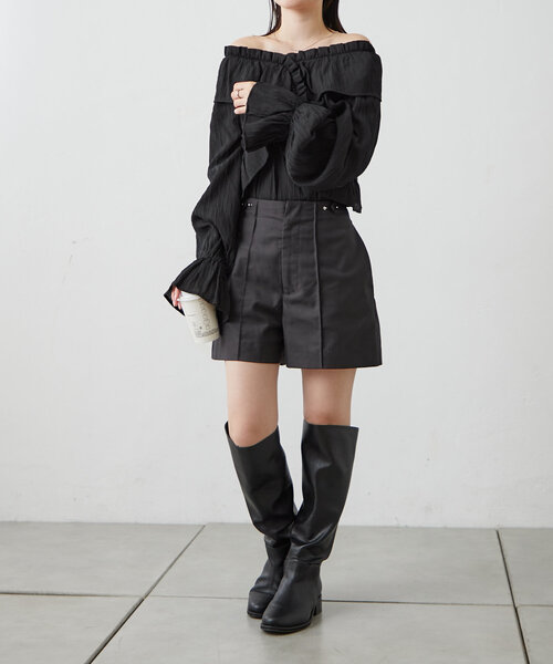 mline（エムライン）の「[mline]オフショルフリルブラウス（シャツ/ブラウス・レディース・アイボリー/ブラック/グリーン・FREE）」の8枚目の写真