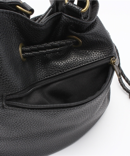 LBC（エルビーシー）の「ロングタッセル巾着ショルダーバッグ（ショルダーバッグ・レディース・ライトブラウン/ブラック・ONE SIZE）」の6枚目の写真