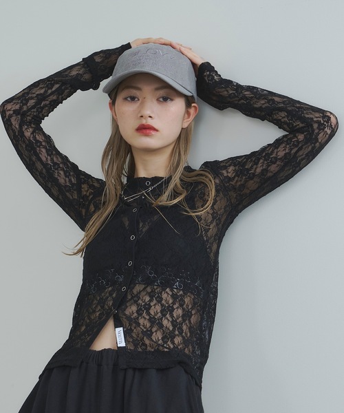 VIOLETTA（ヴィオレッタ）の「リングボタンレースシアーシャツ（Tシャツ/カットソー・レディース・ホワイト/グレイッシュベージュ/ブラック/ネイビー・FREE）」の14枚目の写真