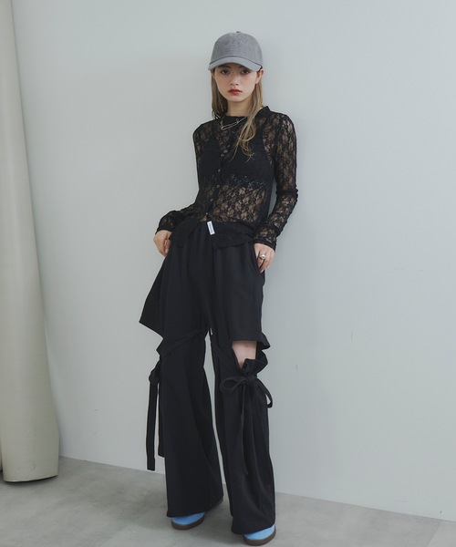 VIOLETTA（ヴィオレッタ）の「リングボタンレースシアーシャツ（Tシャツ/カットソー・レディース・ホワイト/グレイッシュベージュ/ブラック/ネイビー・FREE）」の17枚目の写真