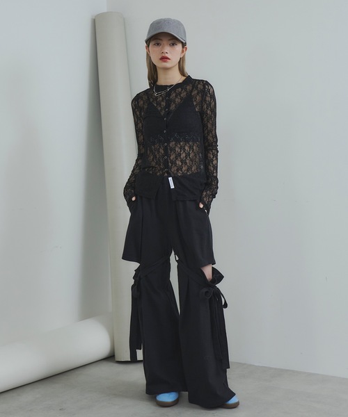 VIOLETTA（ヴィオレッタ）の「リングボタンレースシアーシャツ（Tシャツ/カットソー・レディース・ホワイト/グレイッシュベージュ/ブラック/ネイビー・FREE）」の15枚目の写真