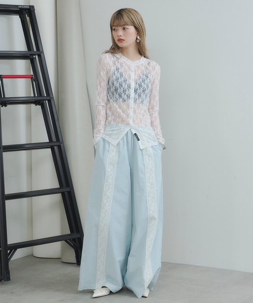 VIOLETTA(ヴィオレッタ)の「リングボタンレースシアーシャツ(Tシャツ/カットソー・レディース・ホワイト/グレイッシュベージュ/ブラック/ネイビー・FREE)」の18枚目の写真