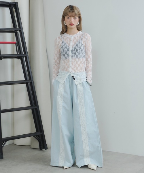 VIOLETTA（ヴィオレッタ）の「リングボタンレースシアーシャツ（Tシャツ/カットソー・レディース・ホワイト/グレイッシュベージュ/ブラック/ネイビー・FREE）」の21枚目の写真