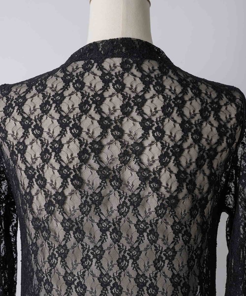 VIOLETTA（ヴィオレッタ）の「リングボタンレースシアーシャツ（Tシャツ/カットソー・レディース・ホワイト/グレイッシュベージュ/ブラック/ネイビー・FREE）」の12枚目の写真