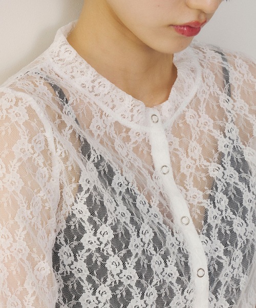 VIOLETTA(ヴィオレッタ)の「リングボタンレースシアーシャツ(Tシャツ/カットソー・レディース・ホワイト/グレイッシュベージュ/ブラック/ネイビー・FREE)」の22枚目の写真