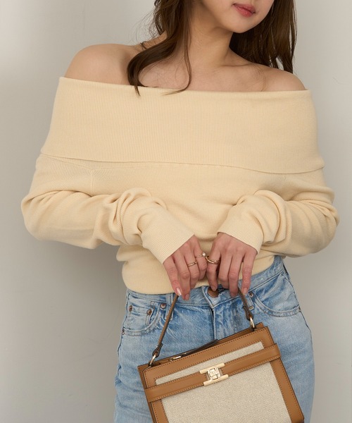 MAGASIN DE MODE Chou Chou（マガジンデモードシュシュ）の「【MAGASIN DE MODE Chou Chou】オフショルダーニットトップス 秋服 ガーリー XNN（ニット/セーター・レディース・アイボリー/ブラック/グレー・FREE）」の4枚目の写真
