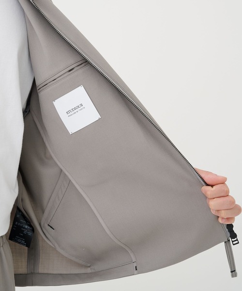 STUDIOUS（ステュディオス）の「NO SEASON WASHABLEWOOL BLOUSON（ブルゾン・メンズ・ブラック/グレイッシュベージュ・1/2）」の5枚目の写真