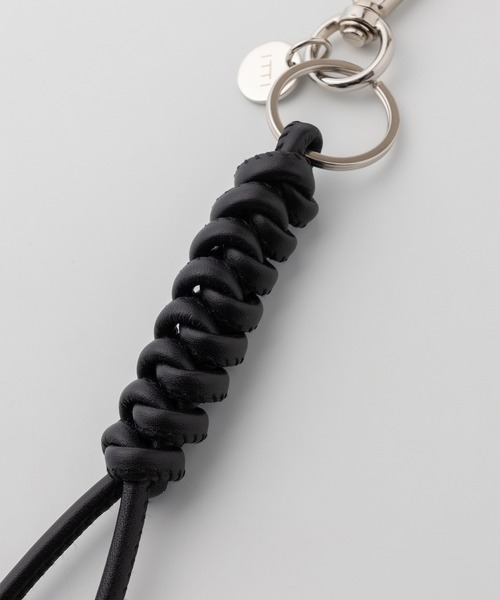 ITTI（イッチ）の「【ITTI】CRISTY SNAKEKNOT CHARM / STCOW（キーケース/キーアクセサリー・メンズ・ブラック・FREE）」の2枚目の写真
