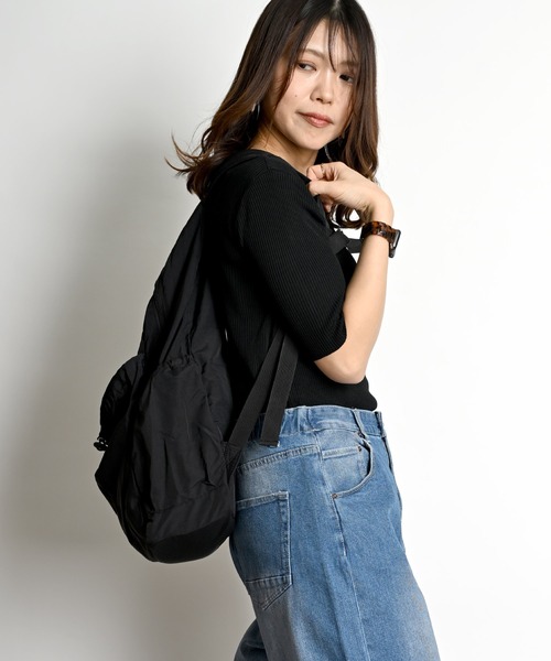 MARAI(マーライ)の「ドローストリング リュック バックパック 撥水加工(バックパック/リュック・レディース・ベージュ/カーキ/ブラック/グレー・フリー)」の11枚目の写真