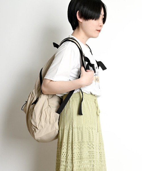 MARAI(マーライ)の「ドローストリング リュック バックパック 撥水加工(バックパック/リュック・レディース・ベージュ/カーキ/ブラック/グレー・フリー)」の10枚目の写真