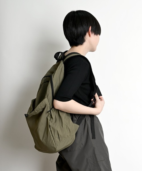 MARAI(マーライ)の「ドローストリング リュック バックパック 撥水加工(バックパック/リュック・レディース・ベージュ/カーキ/ブラック/グレー・フリー)」の19枚目の写真