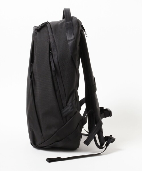 BEAMS(ビームス)の「【MORE VARIATION 開催中】ABLE CARRY / Daily Plus Ballistic Nylon(バックパック/リュック・メンズ・ブラック・ONE SIZE)」の2枚目の写真