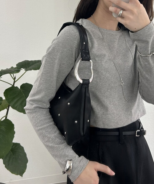 mystic（ミスティック）の「loti スタッズホーボーBAG（ハンドバッグ・レディース・オフホワイト/ブラック・ONE SIZE）」の9枚目の写真