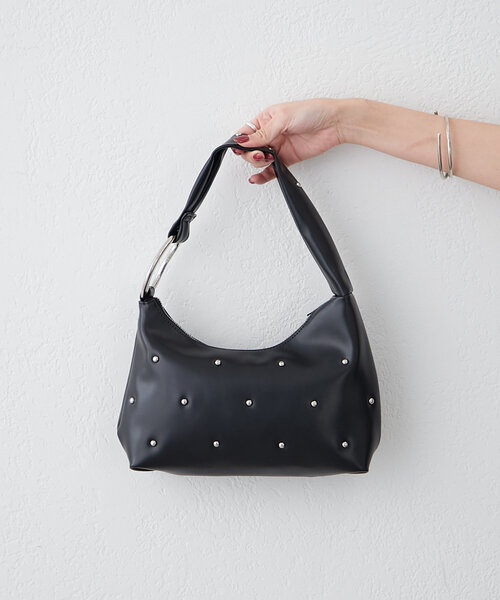 mystic（ミスティック）の「loti スタッズホーボーBAG（ハンドバッグ・レディース・オフホワイト/ブラック・ONE SIZE）」の11枚目の写真