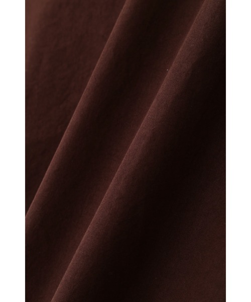 MHL.（エムエイチエル）の「COMPACT COTTON POPLIN（シャツ/ブラウス・レディース・ブルー/ダークブラウン・1/2）」の8枚目の写真