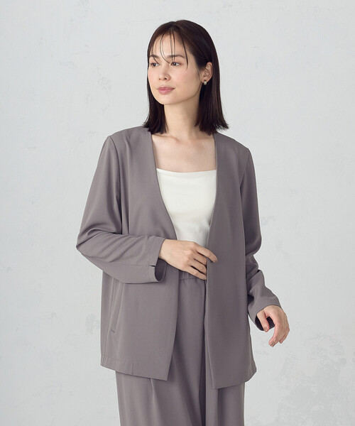 COMME CA ISM(コムサイズム)の「【UVカット・吸水速乾・接触冷感】kireri ノーカラージャケット / セットアップ対応(ノーカラージャケット・レディース・ネイビー/モカ・MEDIUM/LARGE)」の2枚目の写真
