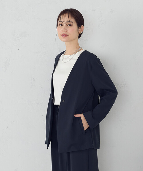 COMME CA ISM(コムサイズム)の「【UVカット・吸水速乾・接触冷感】kireri ノーカラージャケット / セットアップ対応(ノーカラージャケット・レディース・ネイビー/モカ・MEDIUM/LARGE)」の10枚目の写真