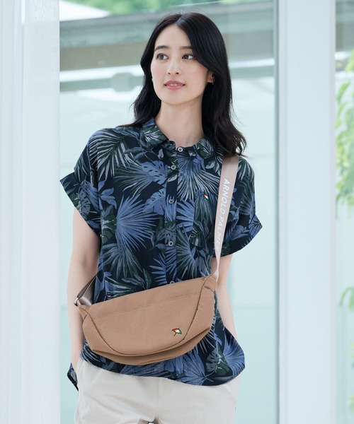 Arnold Palmer（アーノルドパーマー）の「メッシュコンビ ラウンド ショルダーバッグ（ショルダーバッグ・レディース・ブラック/ベージュ/カーキ・F）」の2枚目の写真