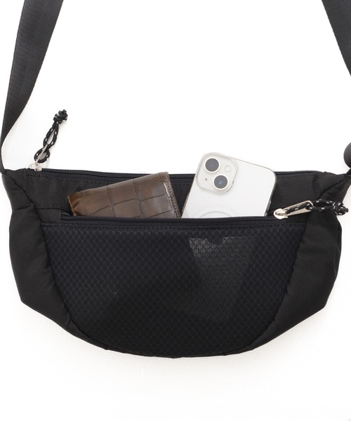 Arnold Palmer（アーノルドパーマー）の「メッシュコンビ ラウンド ショルダーバッグ（ショルダーバッグ・レディース・ブラック/ベージュ/カーキ・F）」の21枚目の写真