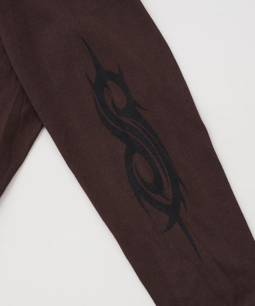 PLEASURES（プレジャー）の「PLEASURES × SlipKnot COMPASS L/S Tee（Tシャツ/カットソー・メンズ・ブラウン・MEDIUM/LARGE/X-LARGE）」の9枚目の写真