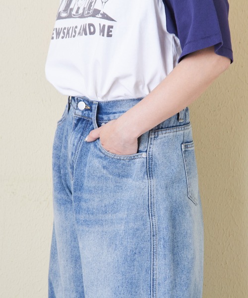 CUBE SUGAR(キューブシュガー)の「デニム ワイド カーブ パンツ(デニムパンツ・レディース・ライトブルー・M/L)」の12枚目の写真